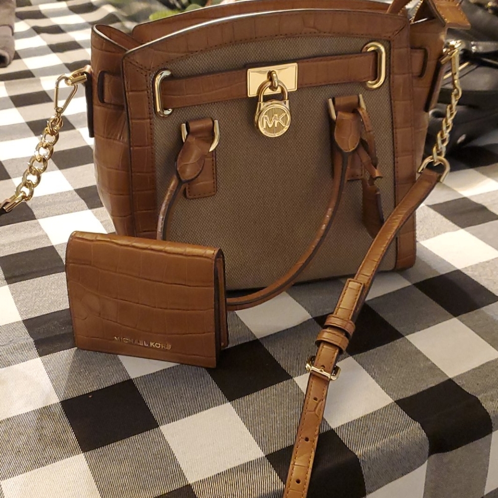 Michael Kors "Collette Satchel" w/ wallet set